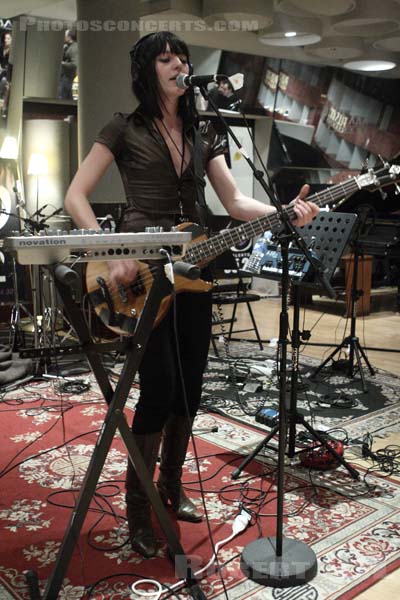 PRAVDA - 2007-03-06 - PARIS - Studios Plus XXX - 